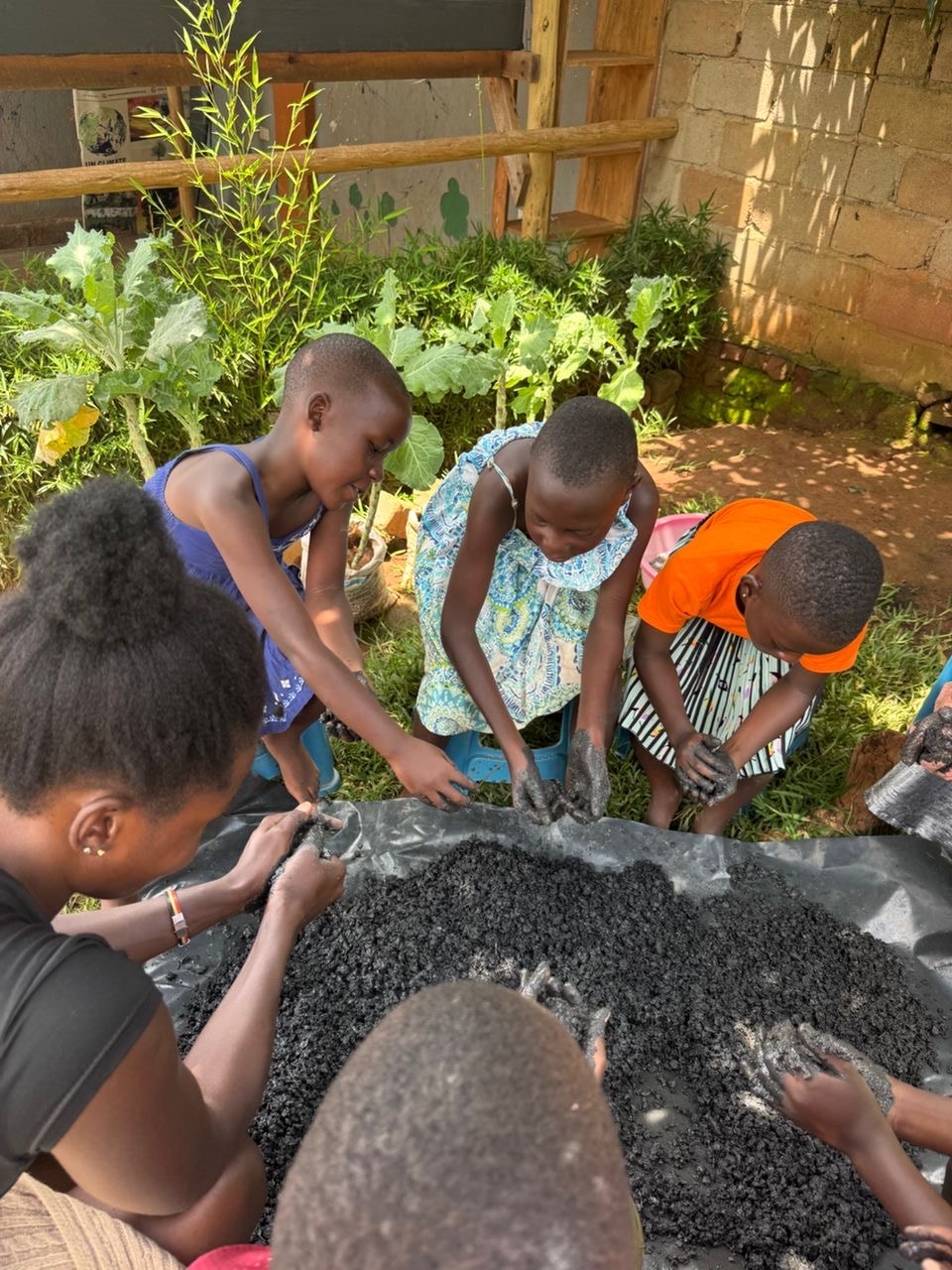 Kalule Bwaise Children Shelter community photograph 5