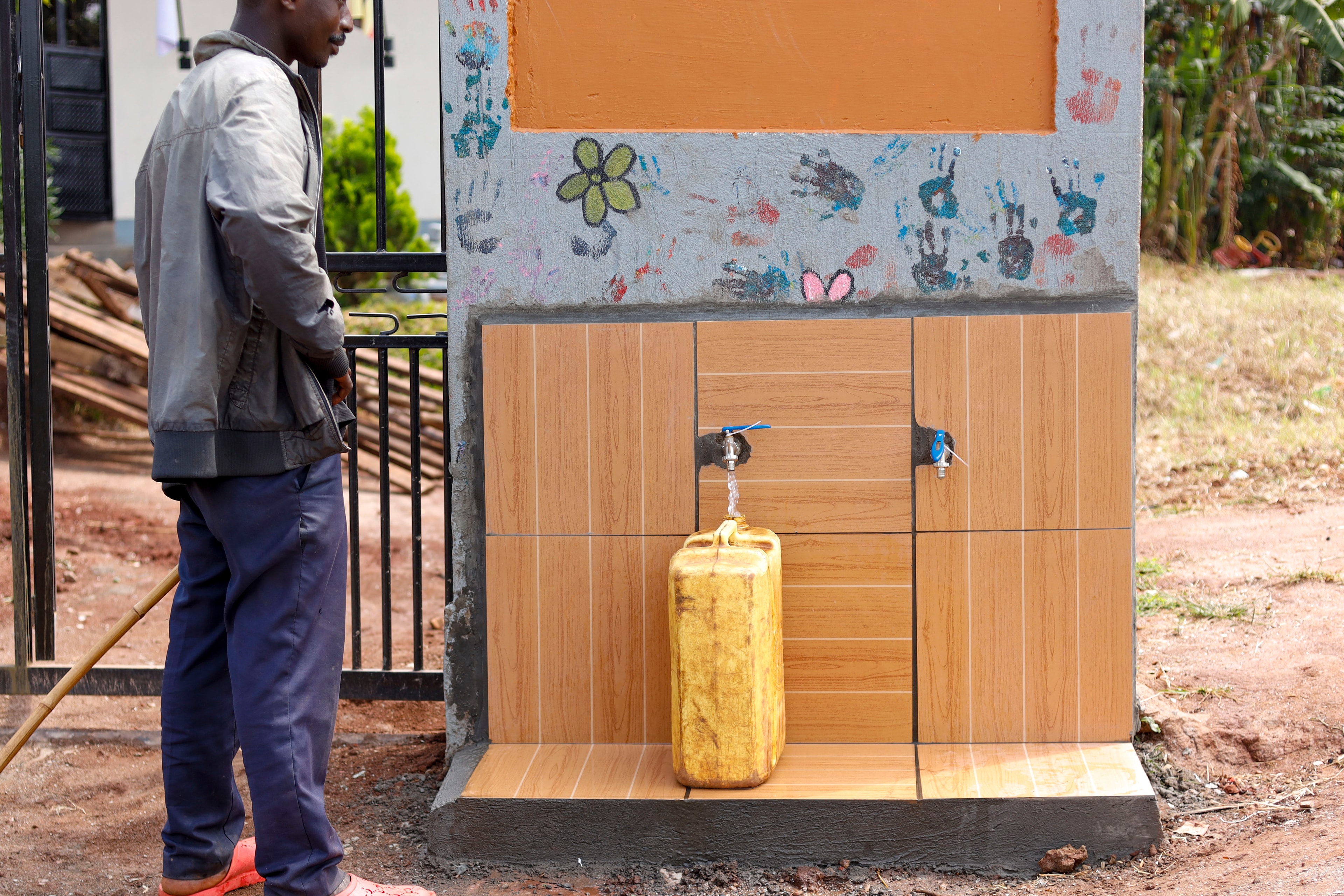Community support during construction of the underground well
